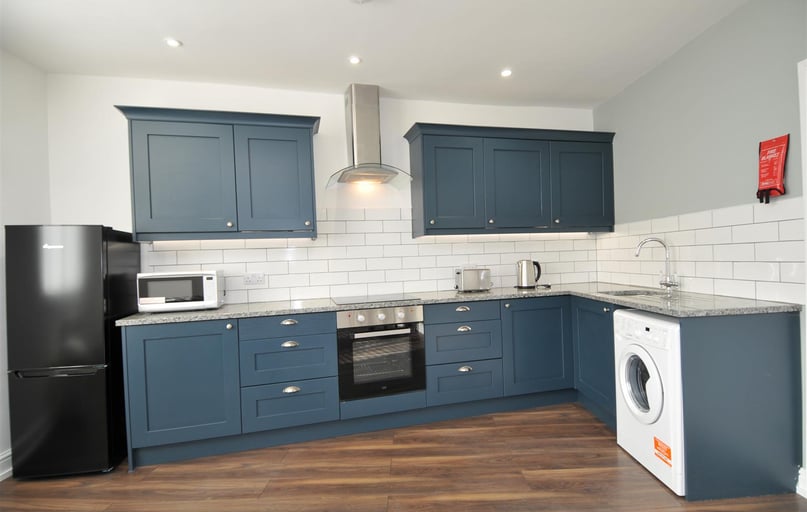 Addison Road, Flat 5, North Hill, Plymouth - Image 1